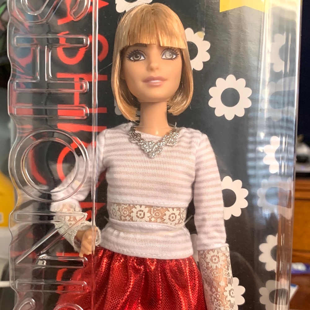 Fashionista Love That Lace Doll